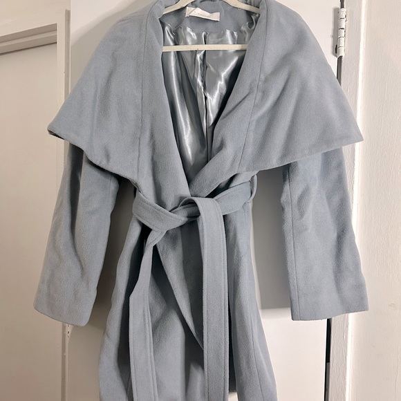 Ellie Tahari coat! Keeps you warm and so great to dress up or down. - Picture 2 of 4